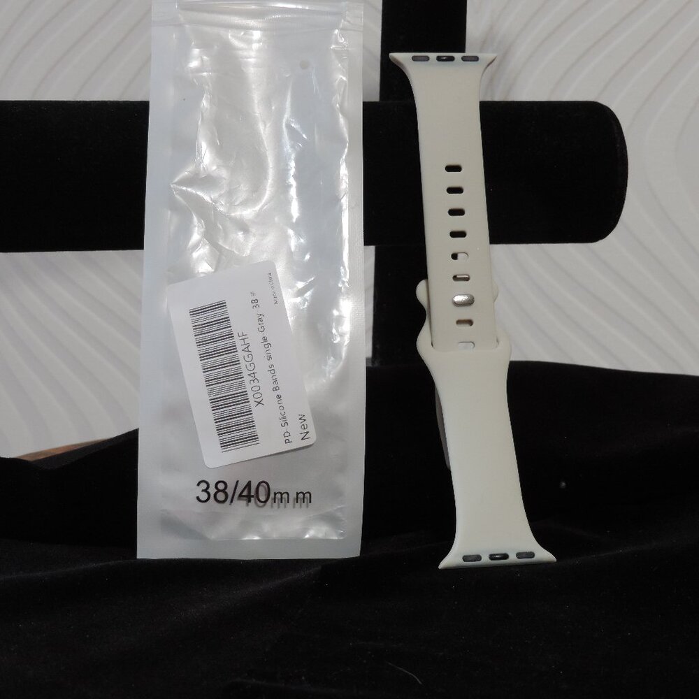 New 38/40mm Silicone Smartwatch band Choice of Gray White or Pink Sand